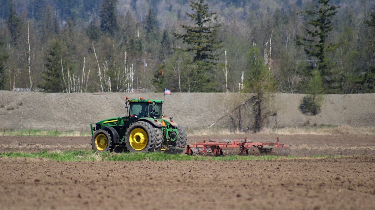 Iran War Spikes Diesel Costs, New John Deere E98 Canada